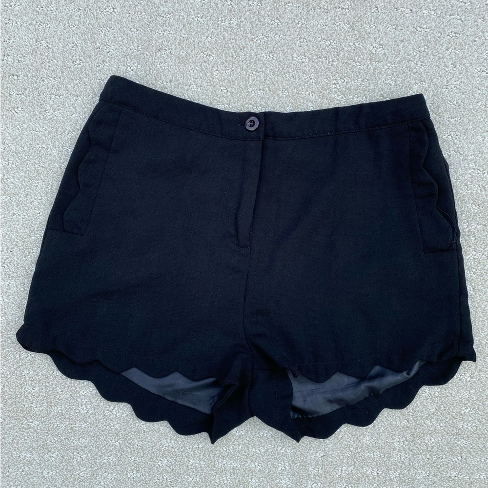 Sans Souci Scalloped Short Shorts XS